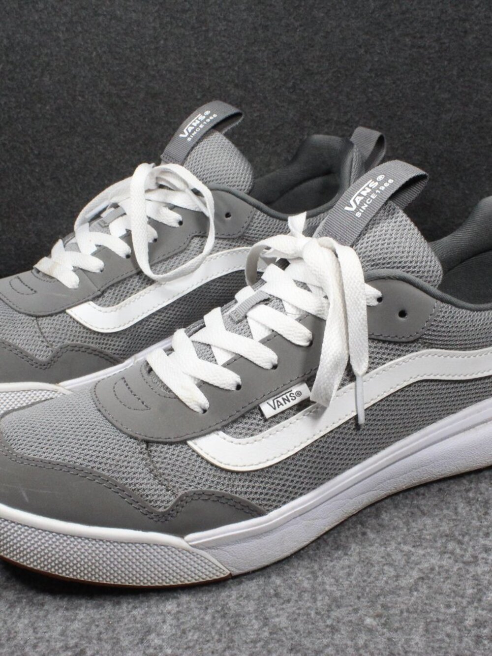Vans Range EXP White Grey Low Top Sneakers Shoes Mesh, Men's Size 11.5